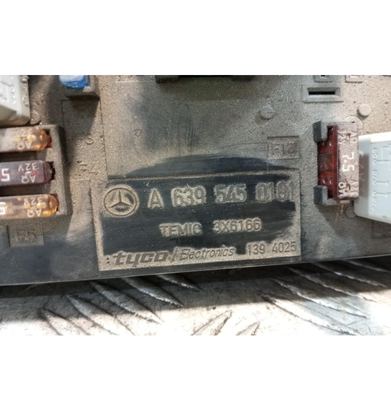 Ασφάλειες - Ασφαλειοθήκη Mercedes-Benz Vito W639 2004-2010 6395450101