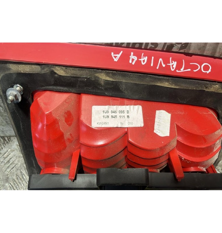 Φανάρι Πίσω Αριστερά 6 pins Skoda Octavia 1997-2004 1U9945095