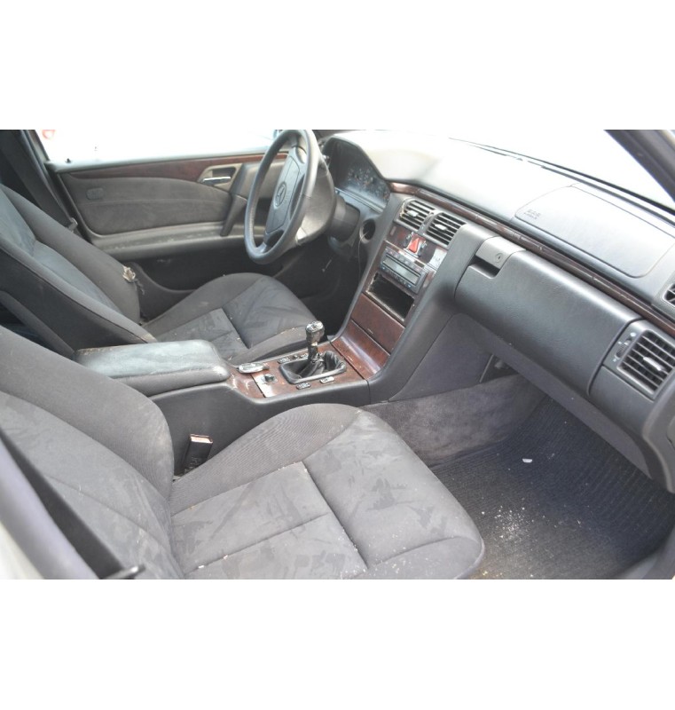 Ολόκληρο Αυτοκίνητο Mercedes-Benz E 200 W210 Αρ.Κινητήρα 111.942 1995-2000