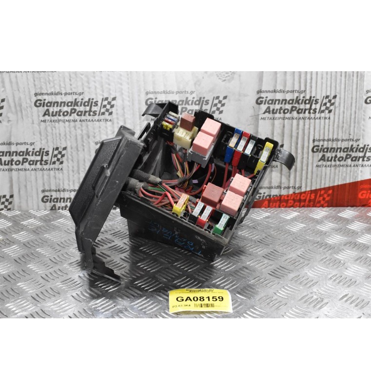 Ασφαλειοθήκη Renault Trafic 2001-2010