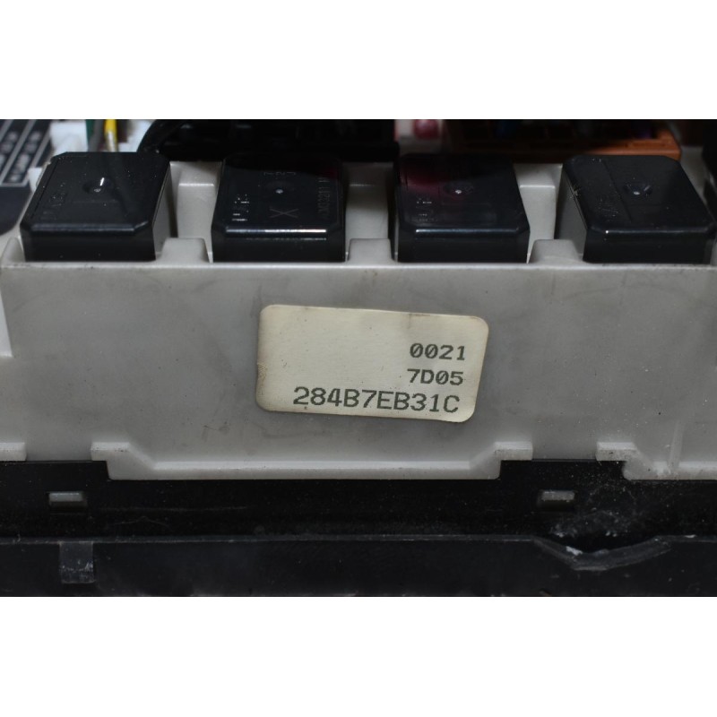 Ασφαλειοθήκη Nissan Navara D40 2005-2012 284B7-EB31C