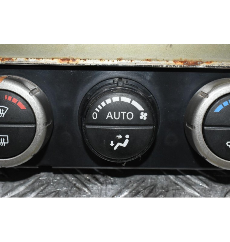 Χειριστήριο Κλιματισμού Nissan Navara D40 2005-2012 27500-EB56C (Λείπει Το Μεσαίο Στρόγγυλο πλαστικό)