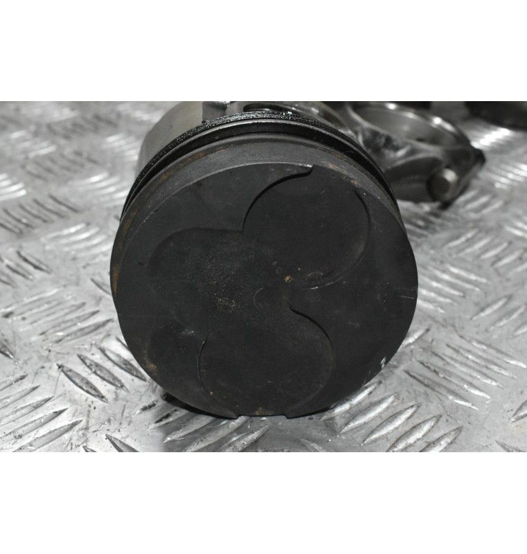 Πιστόνια + Μπιέλες Mitsubishi L200 4D56 1997-2001 (Εξωτερικη Διάμετρος 90mm) (Βαλβίδες Έξω)