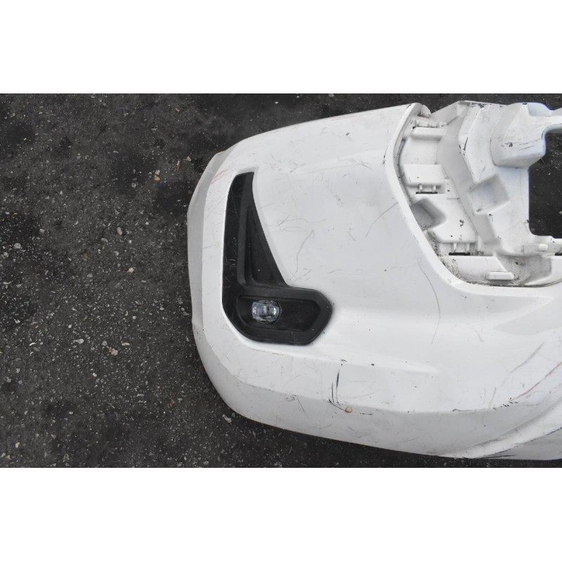 Προφυλακτήρας Εμπρός Toyota Hilux Revo 2021-2022 (Γνήσιο - Ελαφρώς Μεταχειρισμένο) (Με Προβολάκια)