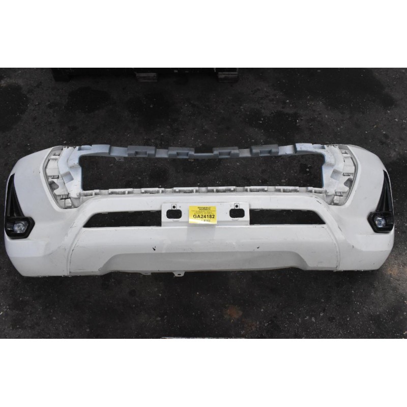 Προφυλακτήρας Εμπρός Toyota Hilux Revo 2021-2022 (Γνήσιο - Ελαφρώς Μεταχειρισμένο) (Με Προβολάκια)