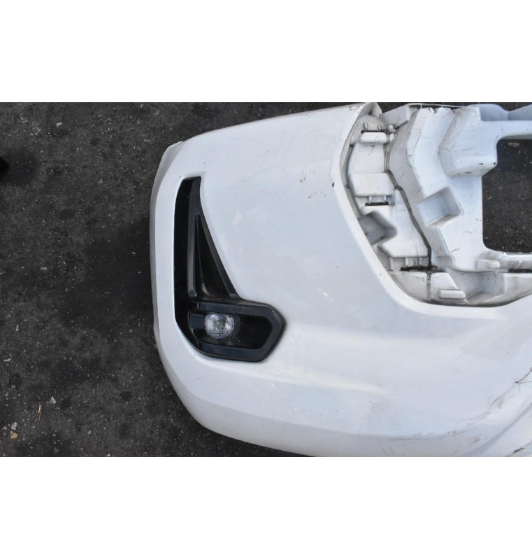 Προφυλακτήρας Εμπρός Toyota Hilux Revo 2021-2022 (Γνήσιο - Ελαφρώς Μεταχειρισμένο) (Με Προβολάκια)