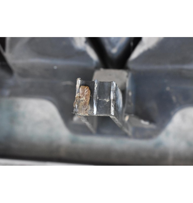 Μάσκα Mitsubishi Pajero / Montero 2000-2006 MR478595 (Σπασμένη Βάση)