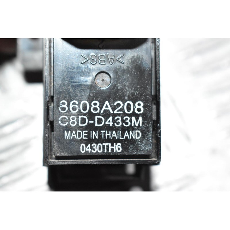 Διακόπτης Ηλεκτρικού Πίσω Κεντρικόυ Παραθύρου Mitsubishi L200 KB4 2006-2015 8608A208 C8D-D433M (8pins)