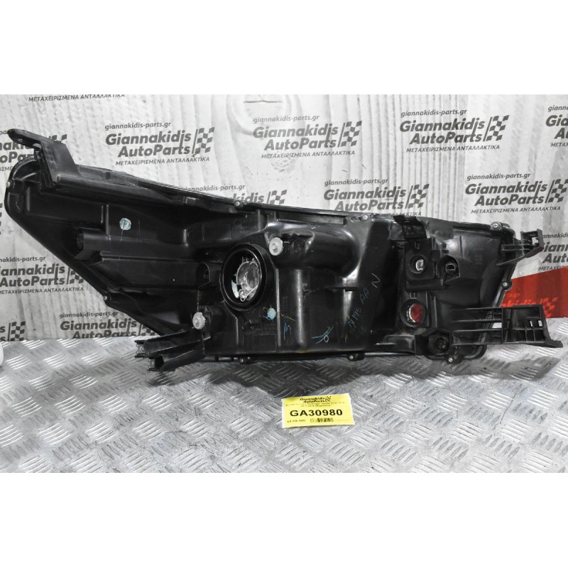 Φανάρι Εμπρός Αριστερό Toyota Hilux Revo 2015-2019 (Μηχανικό)