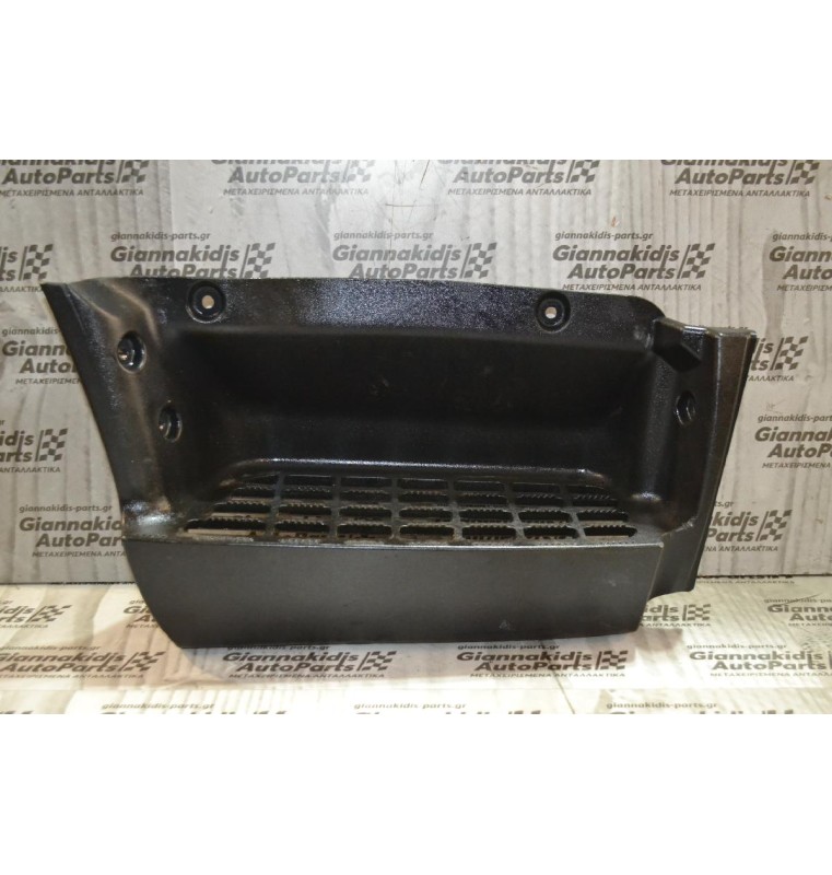 Σκαλοπάτι Δεξί Mitsubishi Canter 2006-2015 (Μεγαλη Καμπινα)