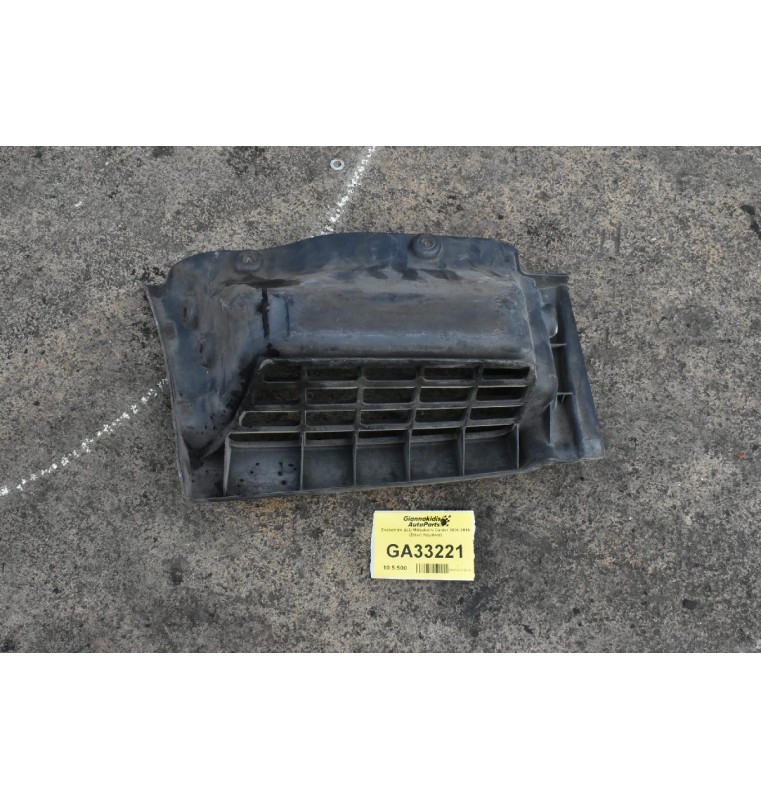 Σκαλοπάτι Δεξι Mitsubishi Canter 2006-2015 (Στενη Καμπινα)