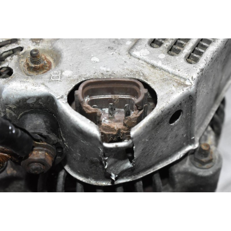 Δυναμό Toyota Hilux 2.4 2L 1990-2001 (Εξόστερ μπροστά) (Σπασμένη Φύσα)