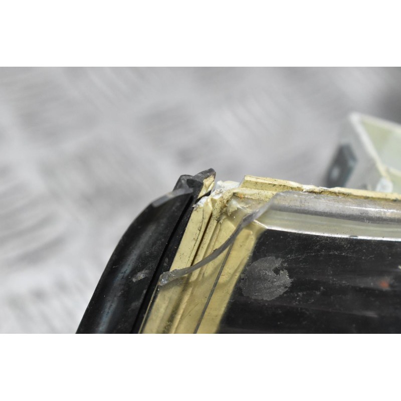 Φλάς Δεξί Mitsubishi Canter-Fuso 2005-2011 MK4486509 89311335 (Μικρό Σπάσιμο Στη Γωνία)