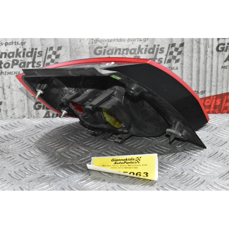 Φανάρι Πίσω Δεξία Mitsubishi Colt 2004-2012 MR957366