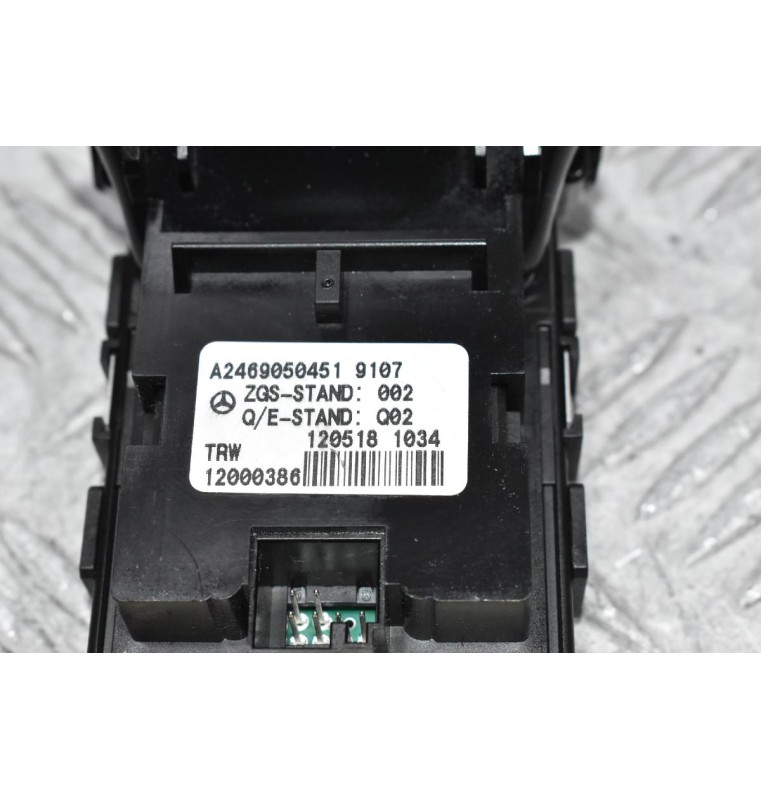 Κουμπί Χειροφρένου Mercedes-Benz B Class W246 W242 2011-2021 2469050451 (Ελαφρός Φθαρμένο)