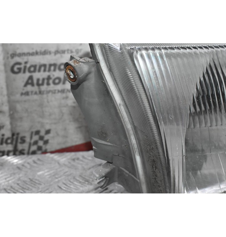 Φανάρι Εμπρός Δεξί Toyota Hiace 1997-2005 (Σπασμένη Βάση)