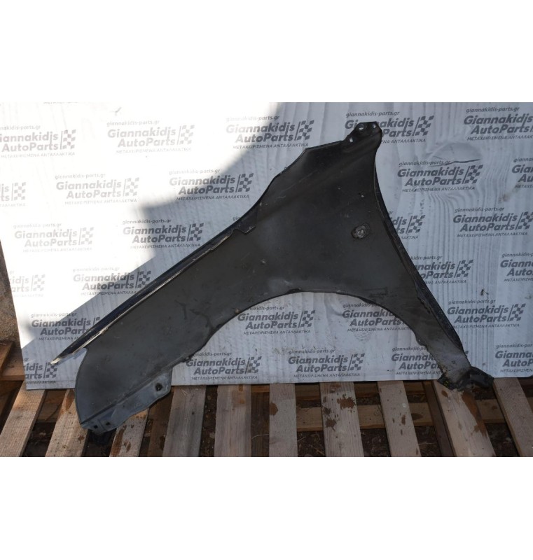 Φτερό Δεξι Toyota Avensis 2003-2009 Τ25