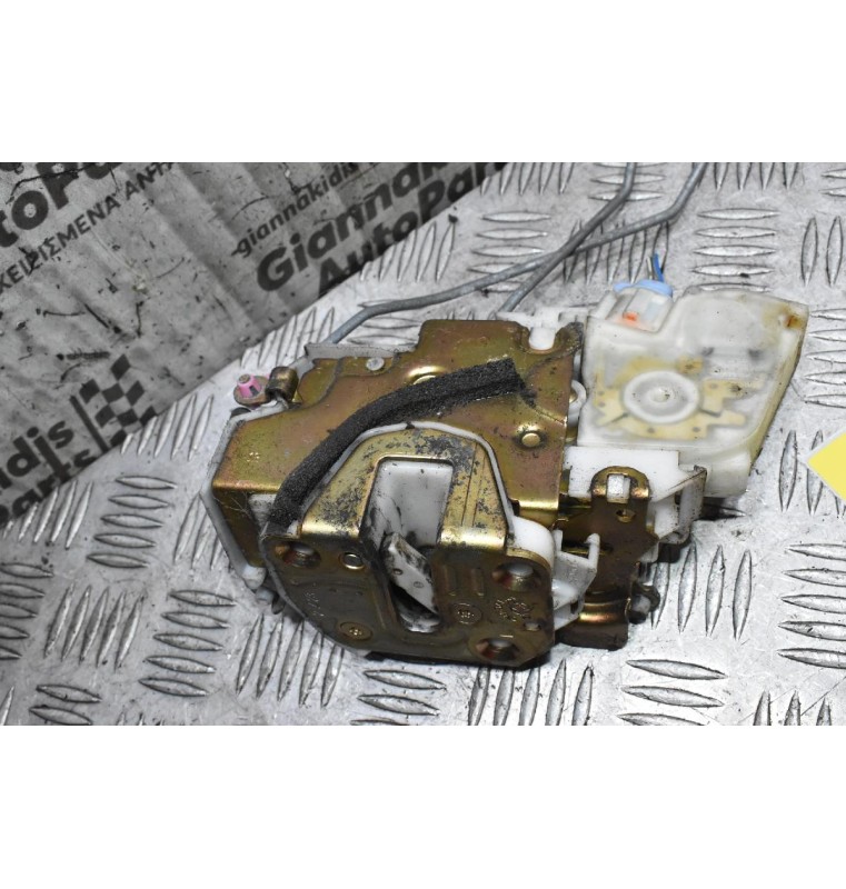 Κλειδαριά Nissan Navara D22 1998-2005 (Εμπρος Αριστερά,2 Pins) 805525P003
