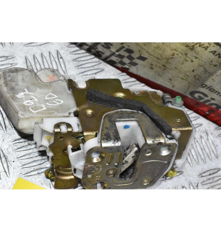 Κλειδαριά Nissan Navara D22 1998-2005 805525P013 (Εμπρος Δεξια,4 Pins)