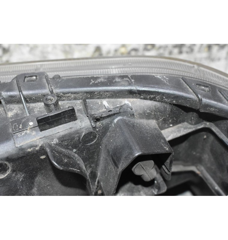 Φανάρι Εμπρός Δεξιά Mitsubishi Pajero 1998-2007 100-87416 (Sport) (Μία Βάση Σπασμένη)