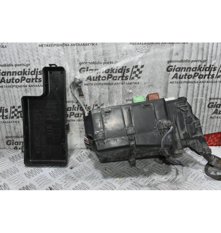 Ασφαλειοθήκη Toyota Hilux 2005-2015 82641-71020 82662-0K020