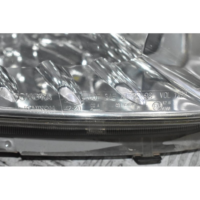 Φανάρι Εμπρός Δεξιά Toyota RAV 4 1997-2005 (Γνήσιο)