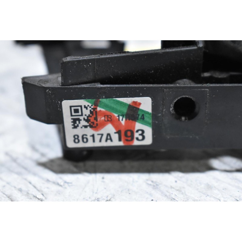Φλασιέρα - Βάση Διακοπτών Τιμονιού Mitsubishi L200 2005-2021 8617A193 17H374 (KJ KL KK) (Γνήσιο)