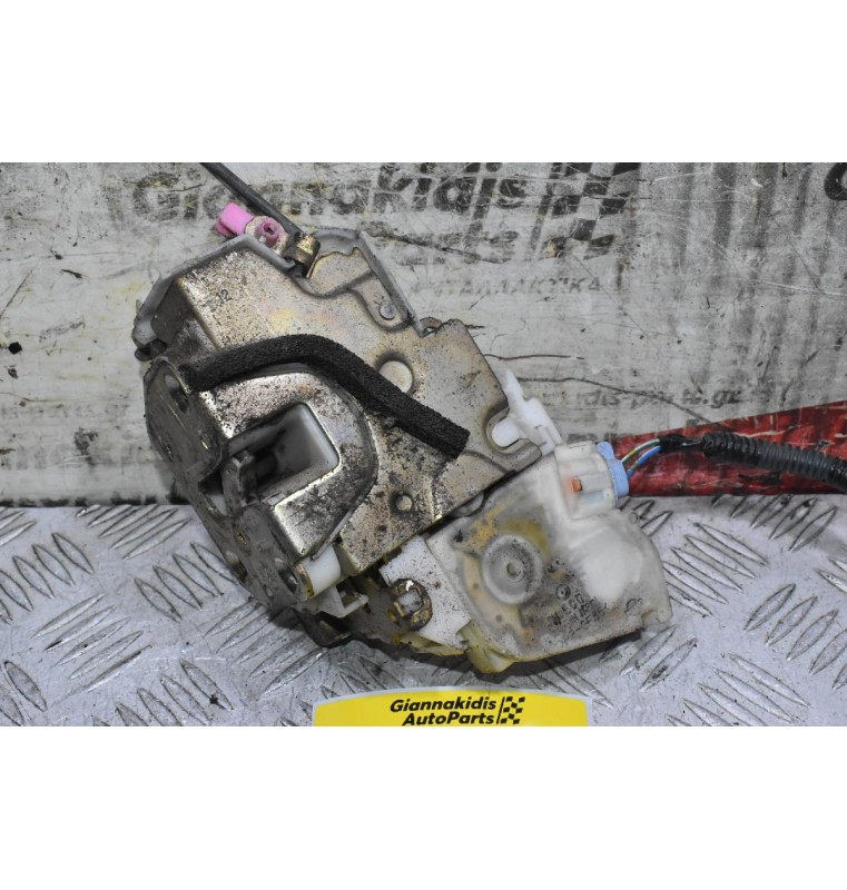 Κλειδαριά Nissan Navara D22 1998-2005 805525P003 (Αριστερά,2 Pins) (Εμπρος - Πίσω)