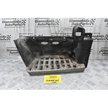 Σκαλοπάτι Καμπίνας Δεξί Isuzu NQR NPR NHR NKR 1995-2015 (Μικρό Ράγισμα)