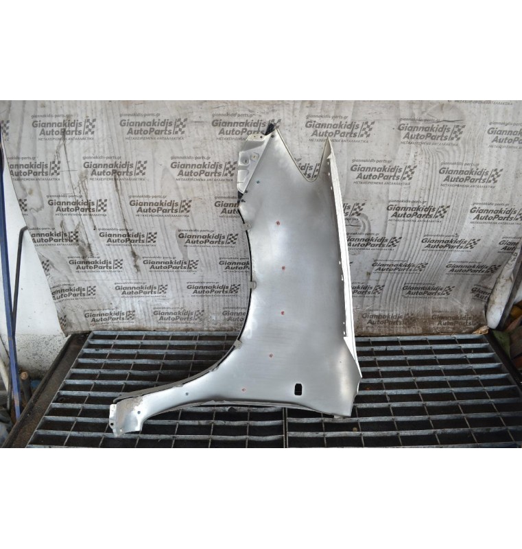 Φτερό Δεξι Toyota Hilux KUN 2005-2012 (Με Φρύδι) (Γνήσιο)