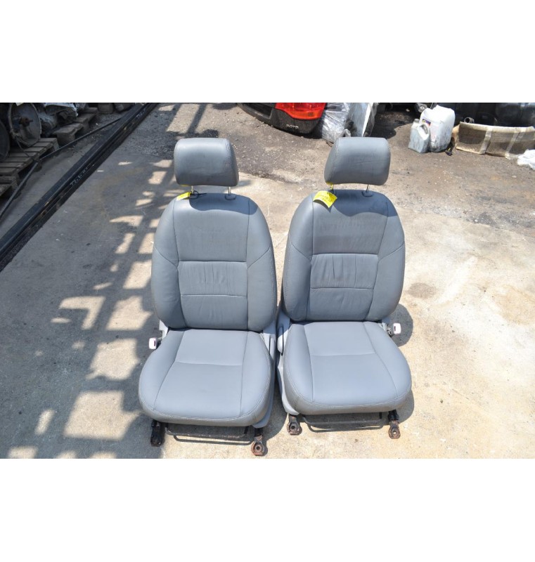 Κάθισματα Toyota Hilux KUN 2005-2014 ΔΕΡΜΑ