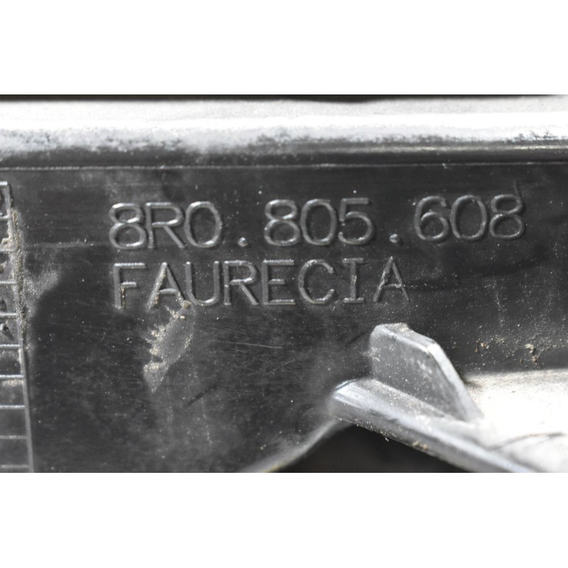 Φανοστάτης / Βαση Φαναριού - Προφυλακτήρα Δεξιά Audi Q5 2008-2016 8R0805608 8R0807284C (Γνήσιο)