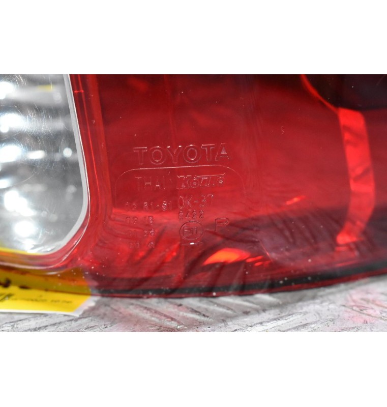 Φανάρι Πίσω Δεξια Toyota Hilux Revo 2015-2019 (Γνήσιο)