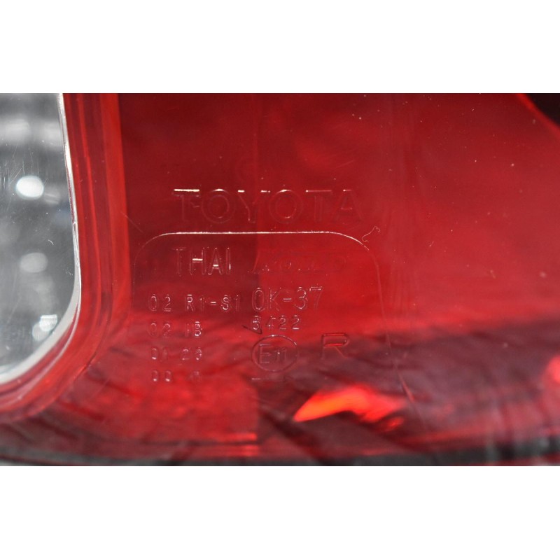 Φανάρι Πίσω Δεξια Toyota Hilux Revo 2015-2019 (Γνήσιο)