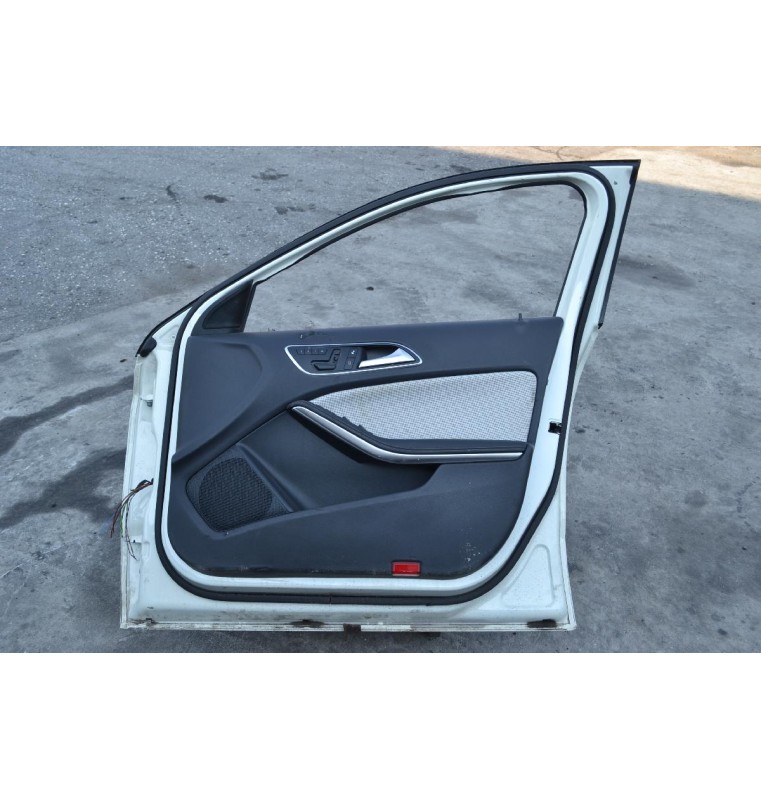 Πόρτα Mercedes-Benz A180 W176 2011-2019 Εμπρος Δεξια (Με Χτύπημα)