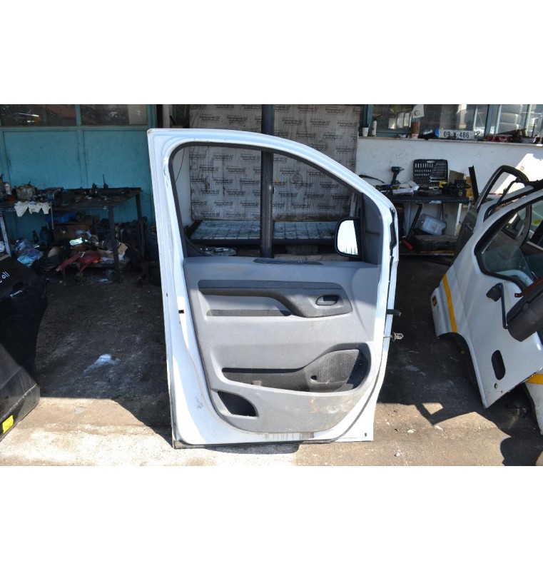 Πόρτα Εμπρός Αριστερη Opel Vivaro 2014-2019 (Χωρίς Καθρέφτη)