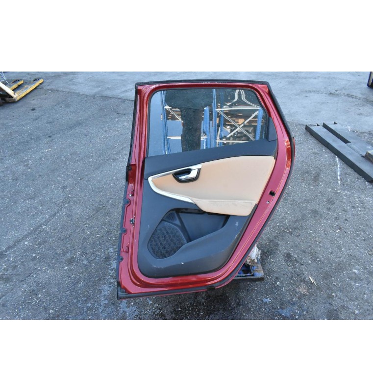 Πόρτα Πίσω Δεξια Volvo V40 Cross Country 2011-2018 Με Χτυπημα