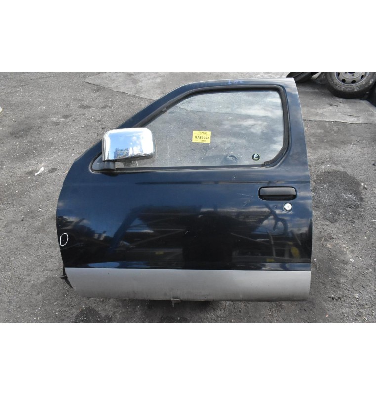 Πόρτα Εμπρός Αριστερη Nissan Navara D22 1998-2005 (Χωρίς Καθρέφτη) (Με Χτύπημα)