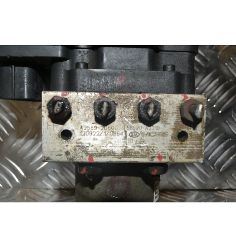 Μονάδα ABS Hyundai i20 / i30 / Elantra 2010-2016 61589-45200 2L589-30600 (Kia Ceed / Picanto)