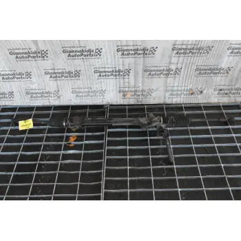 Κρεμαργιερα Hyundai H-1 2002-2006  57700-4A600