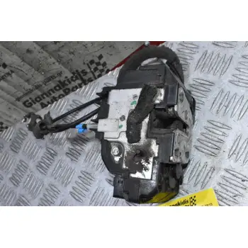 Κλειδαριά Nissan Navara D40 - 2005-2015 (Πισω Δεξιά,3 pins)