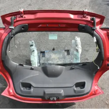 Πορτα Πόρτ Μπαγκάζ Peugeot 208 2012-2020
