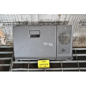 Ντουλαπάκι Toyota Hilux LN110 1990-1997  55552-89102