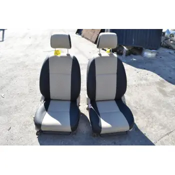 Καθίσματα (Σέτ Αριστερό-Δεξί) Toyota Hilux KUN 2005-2015 (Ανακατασκευής)