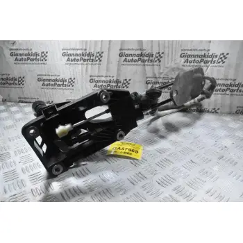 Επιλογέας Tαχυτήτων Με Ντίζες Toyota Yaris 1ND 2006-2017 33530680L