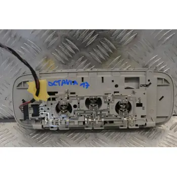 Εσωτερικός Φωτισμός Οροφής Skoda Octavia III Combi 2012-2020 3T0947291