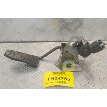 Πενταλ Γκαζιου Isuzu D-Max 2007-2012 (SERA569-01)