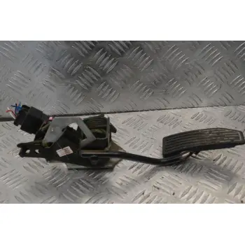 Πενταλ Γκαζιου Isuzu D-Max 2007-2012 (SERA569-01)