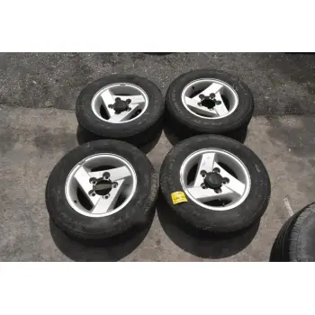 Ζαντολάστιχα Suzuki Jimny 2001-2010 205/70/15 Λαστιχα 2015