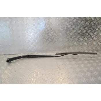 Βραχίονας Υαλοκαθαριστήρα Δεξιός Nissan Qashqai II J11 2013-2021